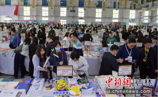 �ڶ��Ö|���D�����ײ��[��(hu��)��5��15�����L���_Ļ ����/�z