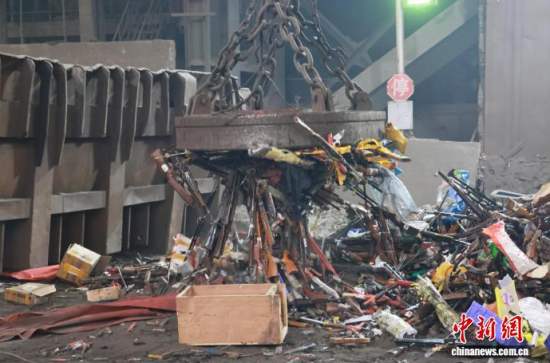 10��29��������ͨ���������N(xi��o)���Ƿ�������Ʒ�F(xi��n)��(ch��ng)����]�] �z