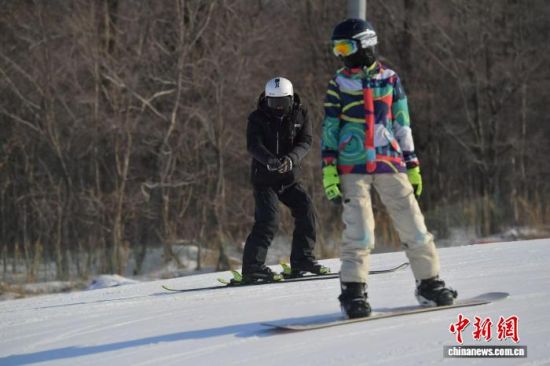 ��ѩ�ۺ������ڼ����е�ѩ����ѩ��(�Y�ψD)���� �z