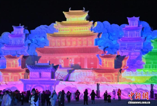 12��26�գ������L��ɽ��ѩ��桰�����m����ʽ������������ �z