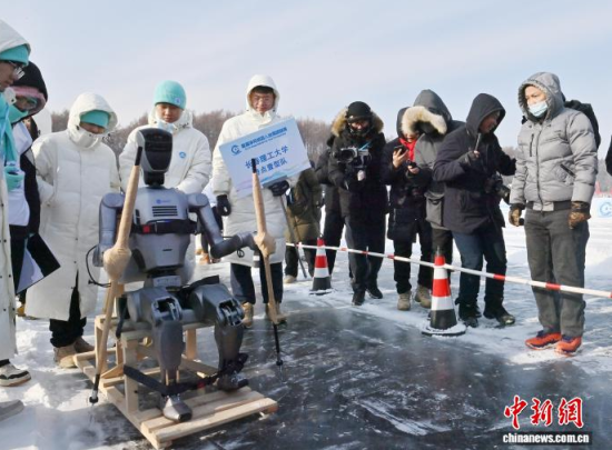 1��10���������L(zh��ng)����һ��(ch��ng)�C(j��)���˱�ѩِ�����C(j��)�������������ϓ]��(d��ng)ѩ�����ڱ����ϊ^�����С���������ӛ�� ���� �z